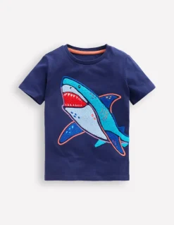 Chain Stitch T-Shirt-Medieval blue Shark-Boden New