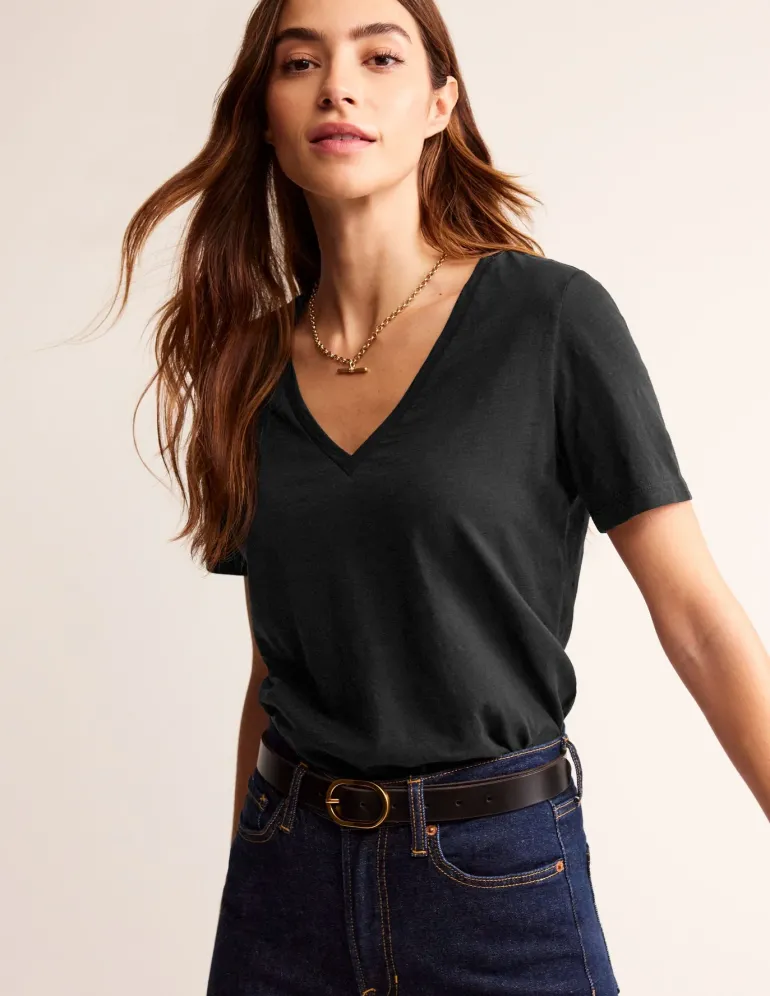 Regular V-Neck Slub T-shirt--Boden Best